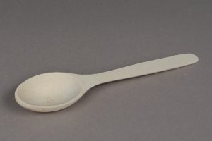 Medinis šaukštas 37 cm – natūralus ir patvarus virtuvės įrankis