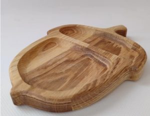 Vaikiška medinė lėkštė "Giliukas" iš ąžuolo 20x15 cm – natūrali ir patogi