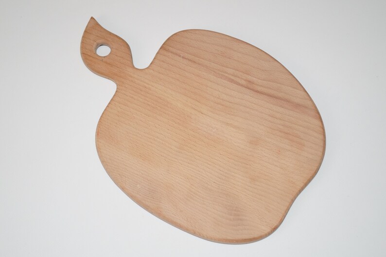 Pjaustymo lenta medinė 32x23 cm – natūrali ir ilgaamžė