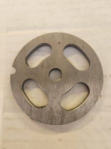 Mėsmalės tinklelis 68 mm su 10 mm skylėmis – puikus pasirinkimas dešrų ir faršo gamybai