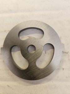 Mėsmalės tinklelis 53 mm, skylės 8 mm (su fiksatoriais, dešrų gamybai)