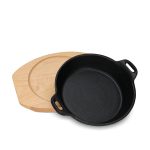 Fissman čuguna servēšanas panna uz koka statīva 18 cm. - Image 3