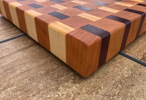 Medinė pjaustymo lenta 40x30 cm | Tvirtas torcinis dizainas