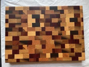 Torcinė pjaustymo lenta 35x25 cm – natūrali mediena, ilgaamžė ir tvirta