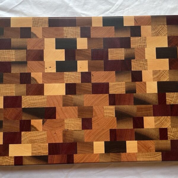 Torcinė pjaustymo lenta 35x25 cm – natūrali mediena, ilgaamžė ir tvirta