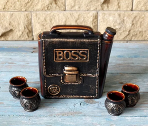 Dovanų rinkinys alkoholiui "BOSS PURSE" - šauni ir originali dovana vyrui