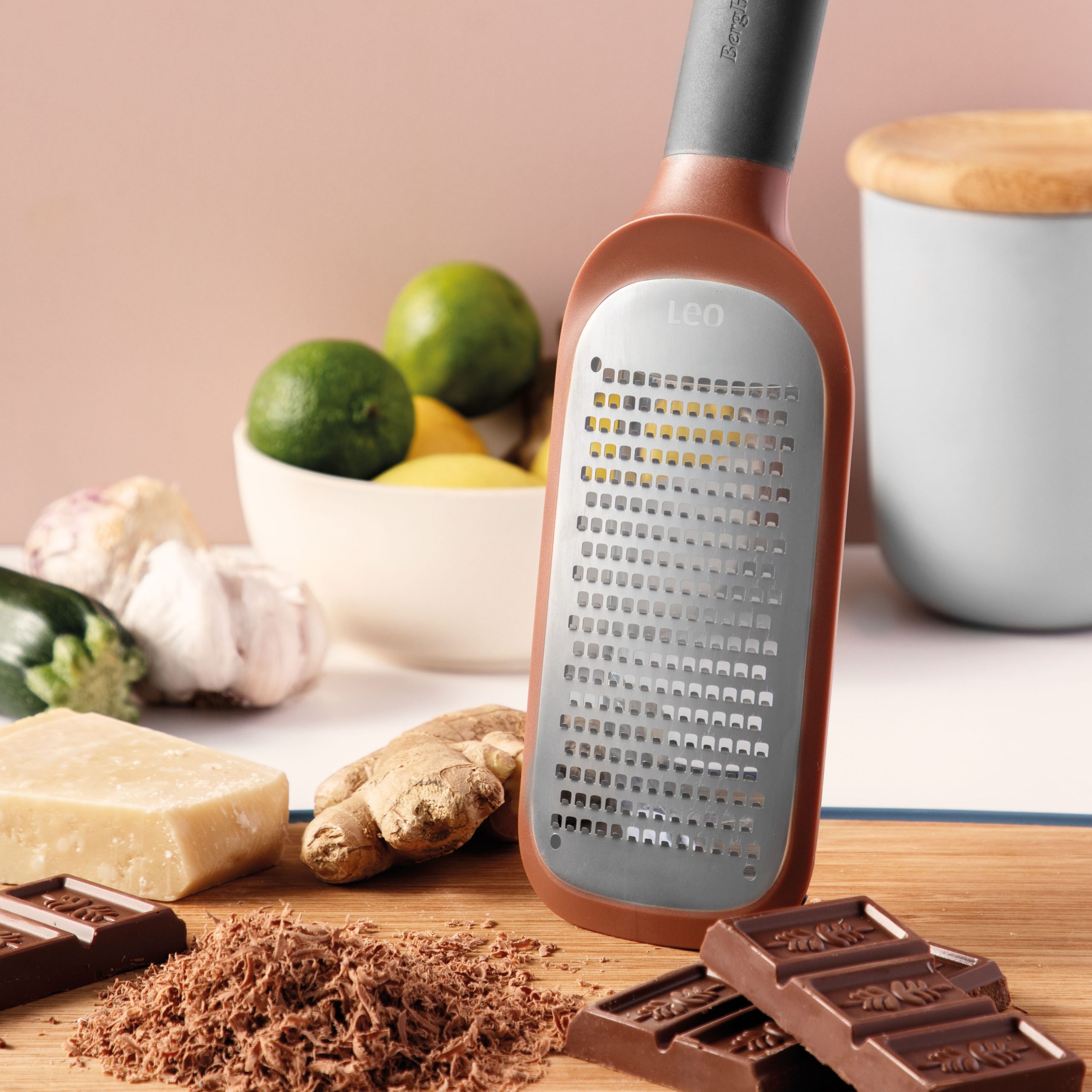 3950202-BergHOFF-LEO-Coarse-paddle-grater-04-scaled BergHOFF Rīve LEO griešanai strēmelēs, 27 cm | Ar lāzeru asināti asmeņi - Image 2