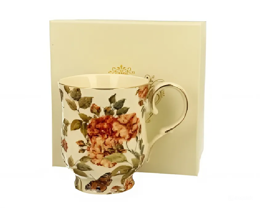 Keraminis puodelis „ECRU HERBAL ROSES“ (450 ml) – klasikinė elegancija Jūsų rytams Keraminis puodelis „ECRU HERBAL ROSES“ (450 ml) – klasikinė elegancija Jūsų rytams