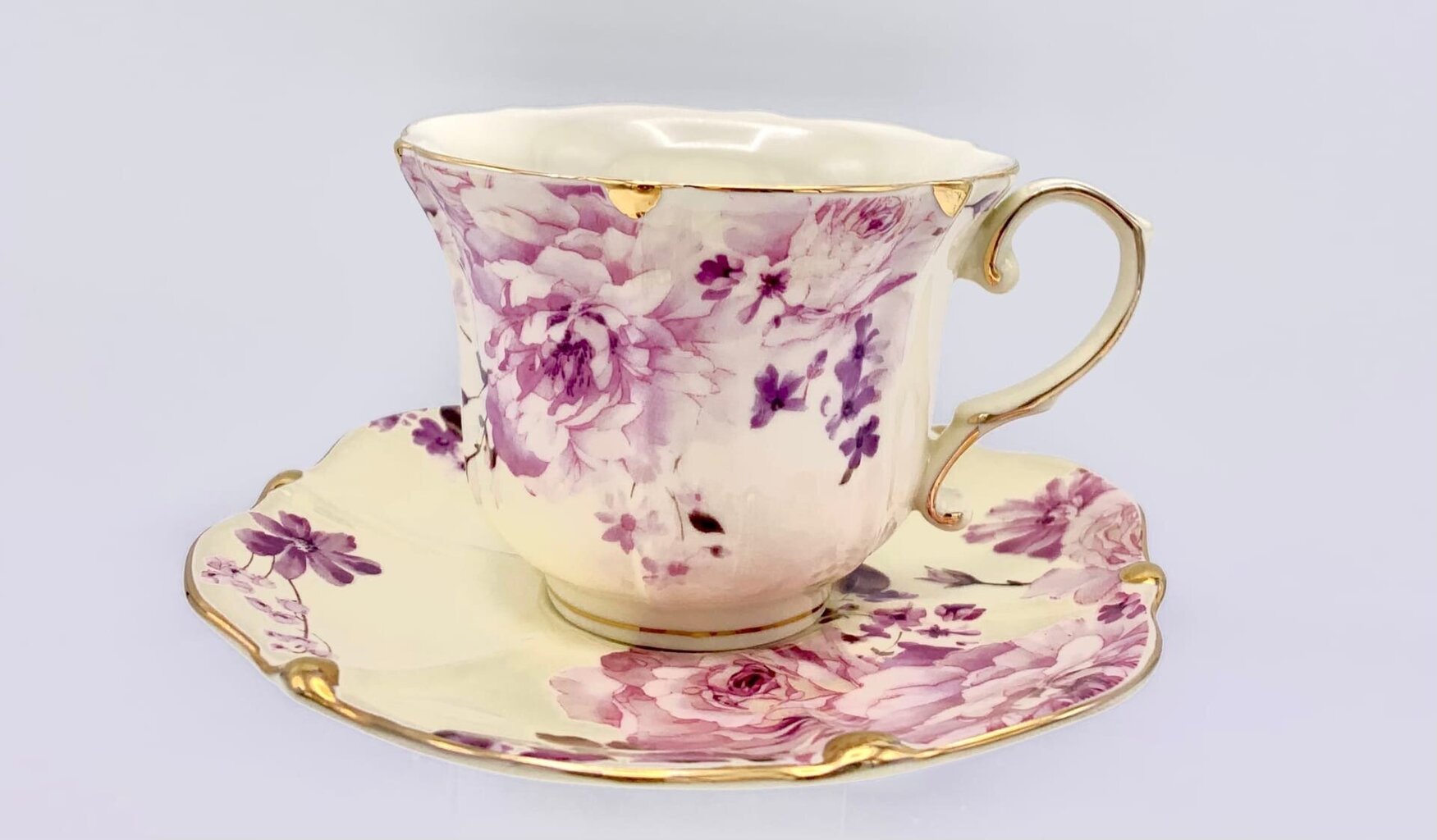 puodelis-su-lekstute-1-vnt-220-ml_reference-3 Porcelāna krūze ar apakštasīti (1 pers.), 220 ml (Asorti) - Image 1