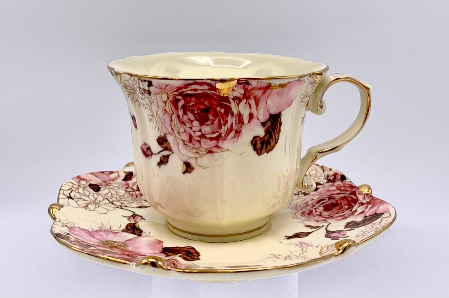 puodelis-su-lekstute-6-vnt-220-ml_reference-1 Porcelāna kafijas/tējas servīze ar apakštasītēm, 12 personām (24 daļas) - Image 1